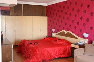 Delta Hotel Yss