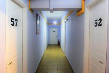 هتل Fivos   Hostel