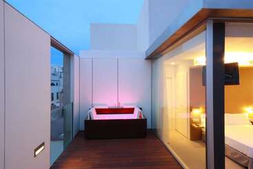 هتل Alenti Sitges