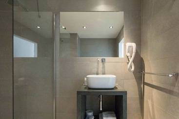 هتل Hôtel Aqua By Happyculture