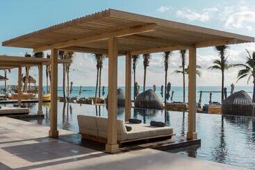 هتل Banyan Tree Mayakoba