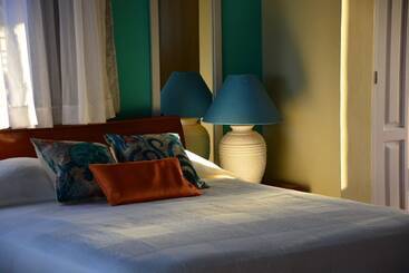 هتل Barefoot Beach Pad