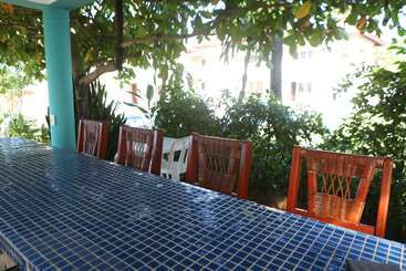 هتل Barefoot Beach Pad