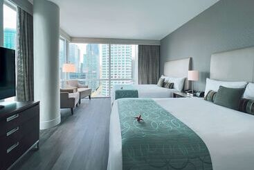 Coast Coal Harbour Vancouver Hotel By Apa