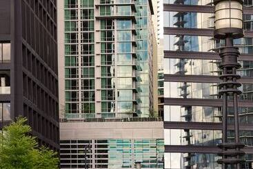 Coast Coal Harbour Vancouver Hotel By Apa