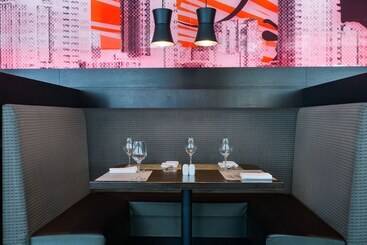 Coast Coal Harbour Vancouver Hotel By Apa