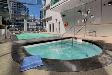 Coast Coal Harbour Vancouver Hotel By Apa