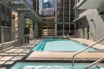 Coast Coal Harbour Vancouver Hotel By Apa