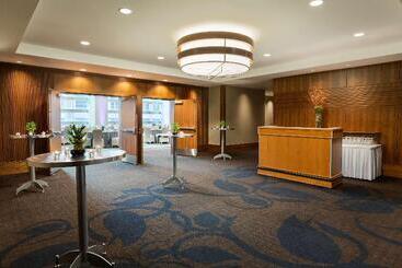Coast Coal Harbour Vancouver Hotel By Apa