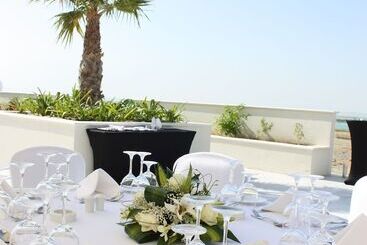 هتل Crowne Plaza Yas Island, An Ihg
