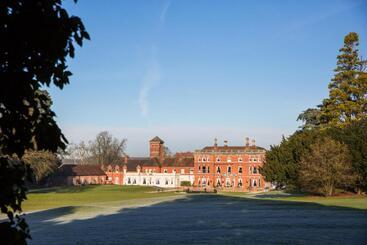 هتل Oakley Hall