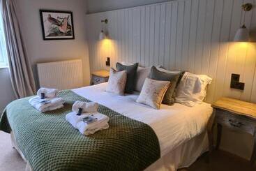 هتل Priory Inn