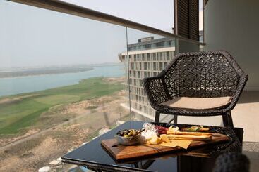 Radisson Blu Hotel, Abu Dhabi Yas Island