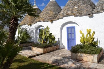 هتل Relais Masseria Villa Cenci