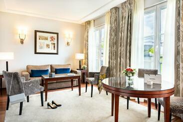 هتل Relais Spa Chessy Val D Europe