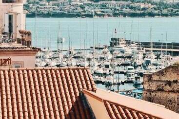 هتل San Carlu Citadelle Ajaccio