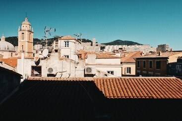 هتل San Carlu Citadelle Ajaccio