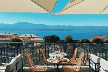 هتل San Carlu Citadelle Ajaccio