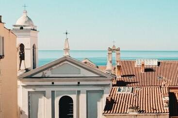 هتل San Carlu Citadelle Ajaccio