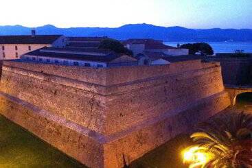 هتل San Carlu Citadelle Ajaccio