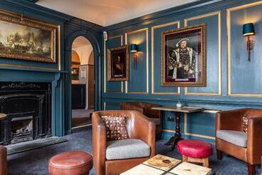 The Kings Arms And Royal Hotel, Godalming, Surrey