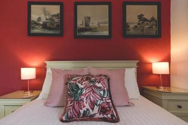 The Old Vicarage Hotel & Restaurant