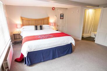 هتل Tower House Guest House