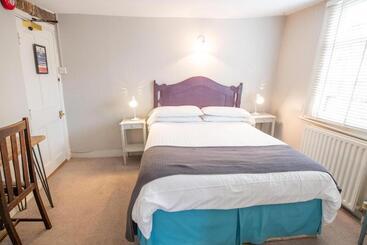 هتل Tower House Guest House