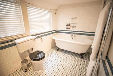 هتل Tower House Guest House