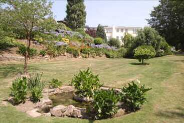 هتل Westhill Country
