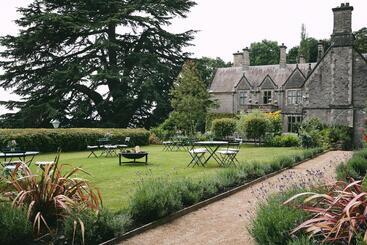 هتل Wildhive Callow Hall