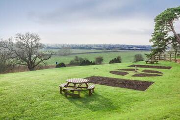 هتل Wychnor Park Country Club