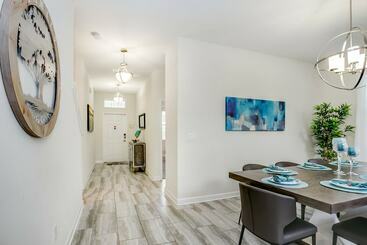 5 Bed 4 Ba Villa With Game Room, Pool & Spa