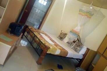 تختخواب و صبحانه Le Voyage Resort