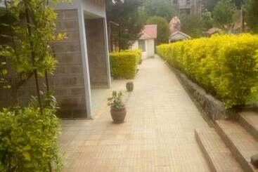 تختخواب و صبحانه Le Voyage Resort