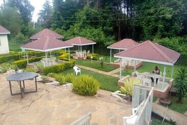 تختخواب و صبحانه Le Voyage Resort