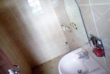 تختخواب و صبحانه Le Voyage Resort