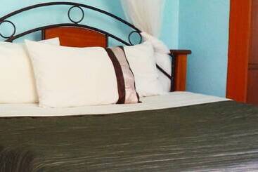 تختخواب و صبحانه Le Voyage Resort