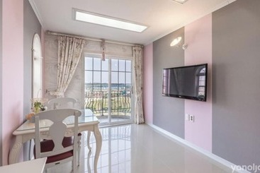 Buan Flaura Pension