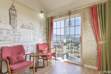 Buan Flaura Pension