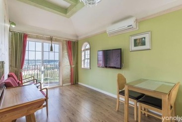 Buan Flaura Pension