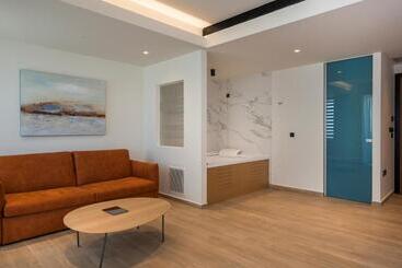 Hyperion City Hotel & Spa