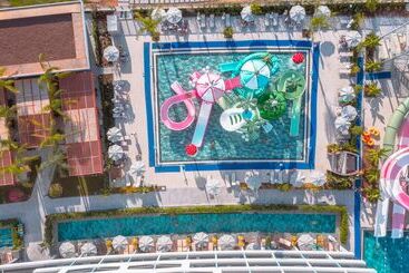 هتل Liu Resorts