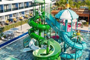 هتل Liu Resorts