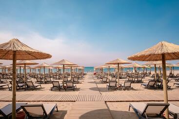 هتل Liu Resorts