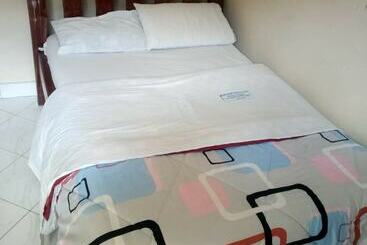 هتل Paramount Guest House