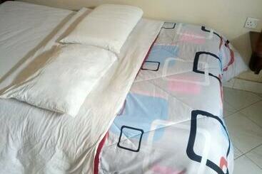 هتل Paramount Guest House