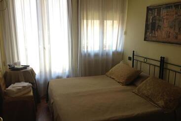 پانسیون Guesthouse Alloggi Agli Artisti