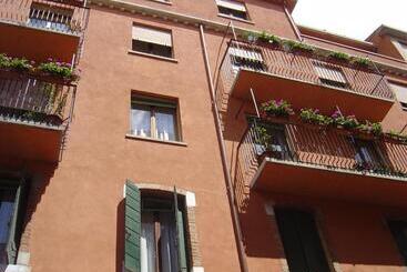 پانسیون Guesthouse Alloggi Agli Artisti