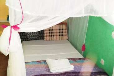 پانسیون Riverside Tourism Guest House